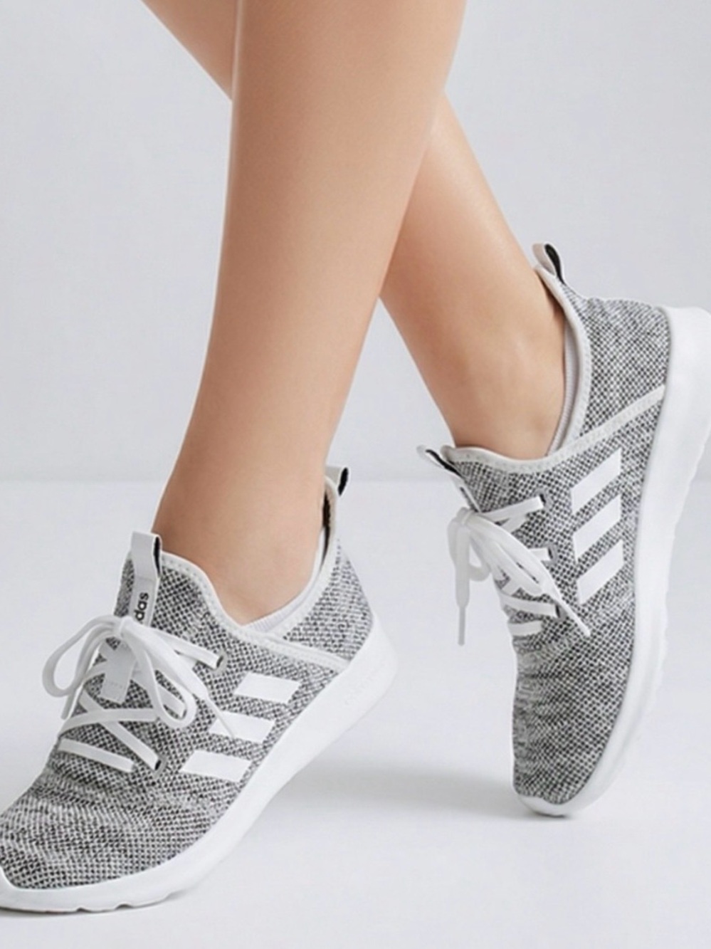 Adidas Cloudform Women’s sz7.5 Gray Knit Lace-Up Sneakers